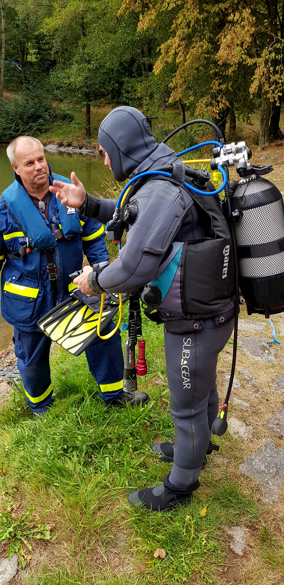 THW Lohr unterstützt bei der Reparatur des Mönches im Landschaftssee in Neuhütten