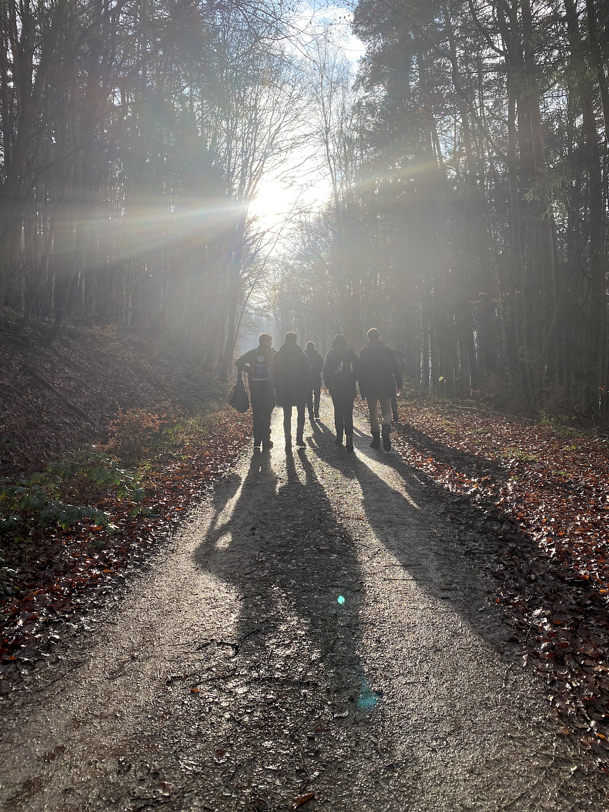 Spaß an der Kameradschaft im THW OV Lohr bei Winterwanderung und Lakefleischessen.