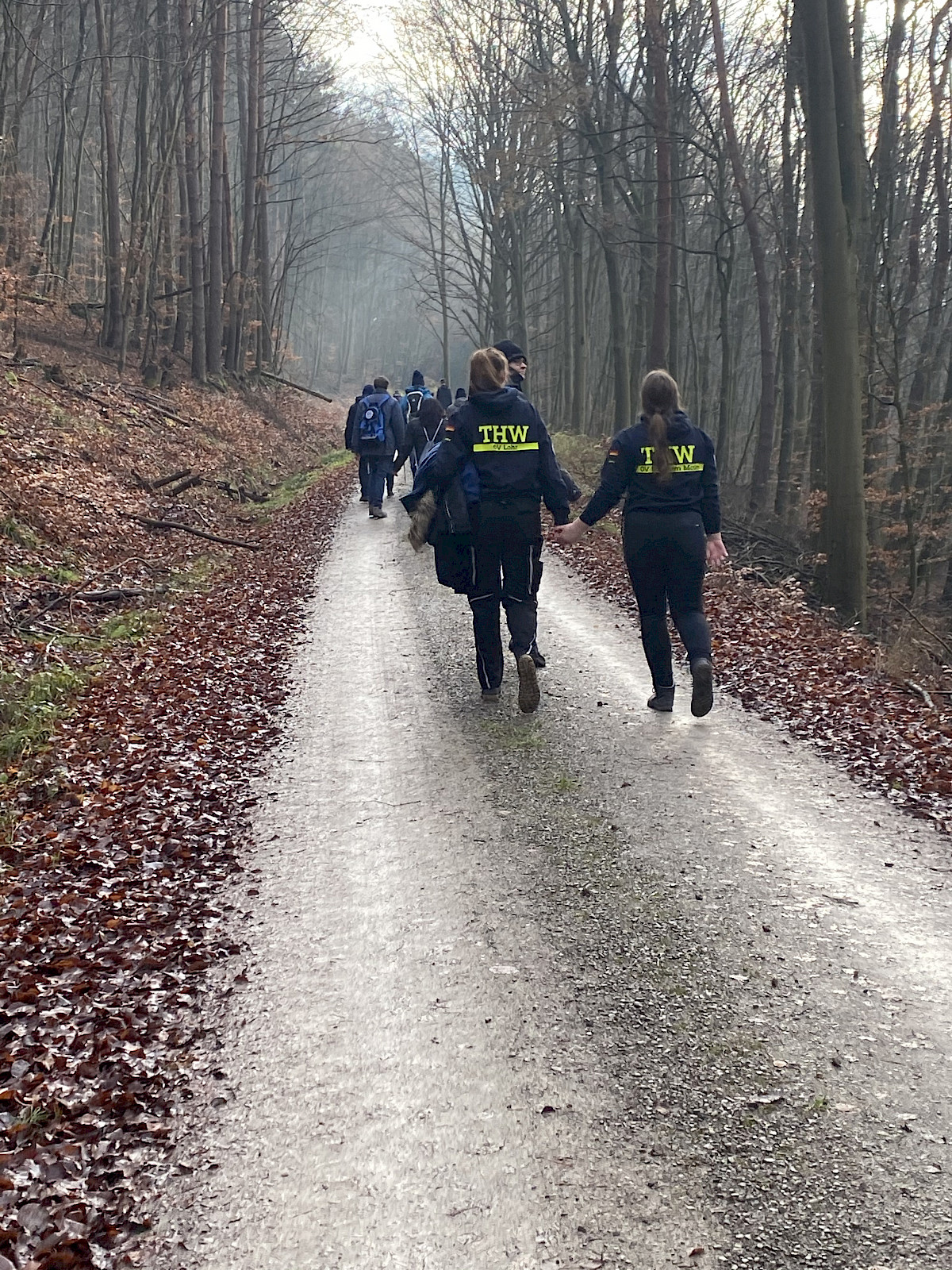 Spaß an der Kameradschaft im THW OV Lohr bei Winterwanderung und Lakefleischessen.