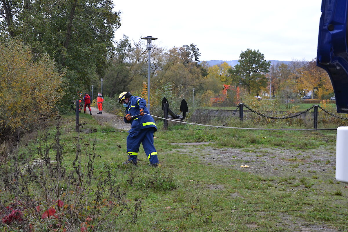 Einsatz in Lohr a. Main – PKW am Haken