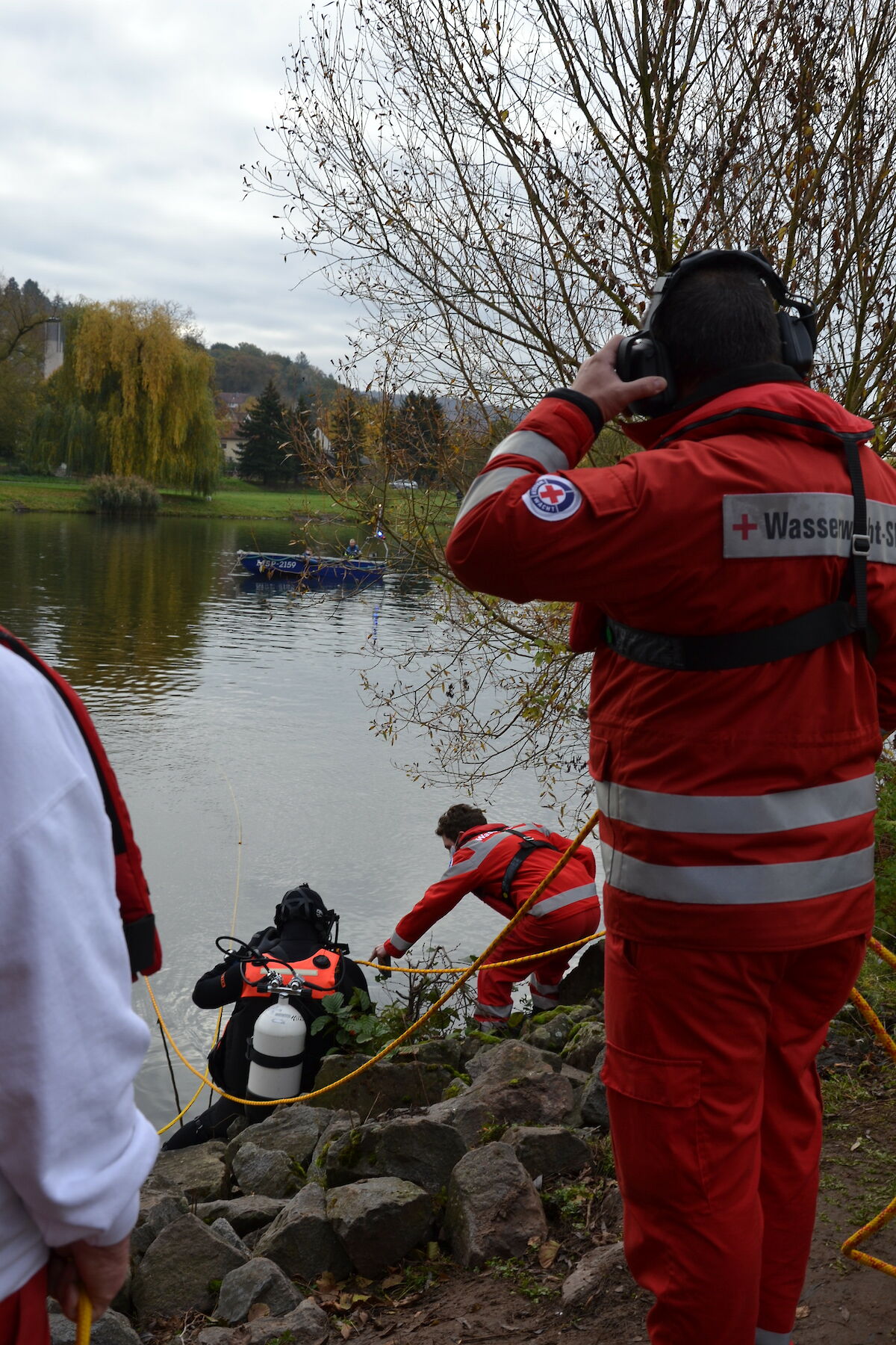 Einsatz in Lohr a. Main – PKW am Haken