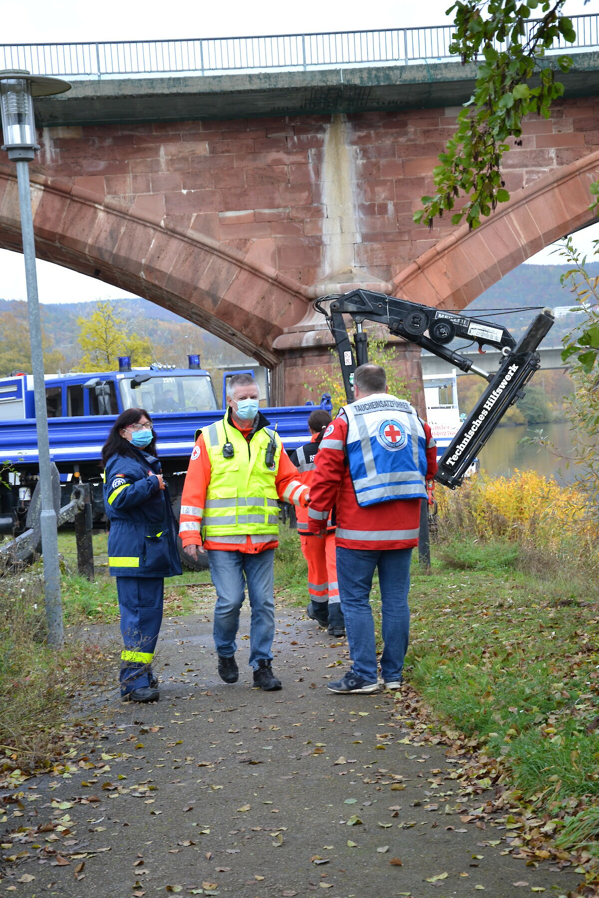 Einsatz in Lohr a. Main – PKW am Haken