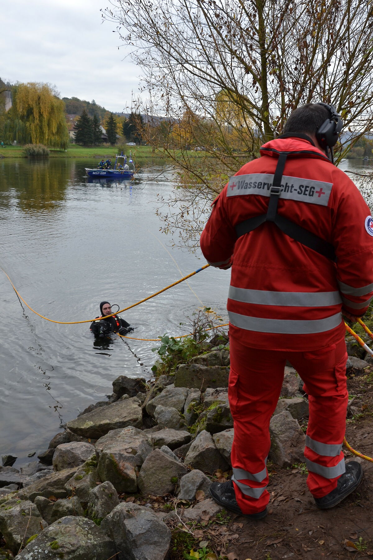 Einsatz in Lohr a. Main – PKW am Haken