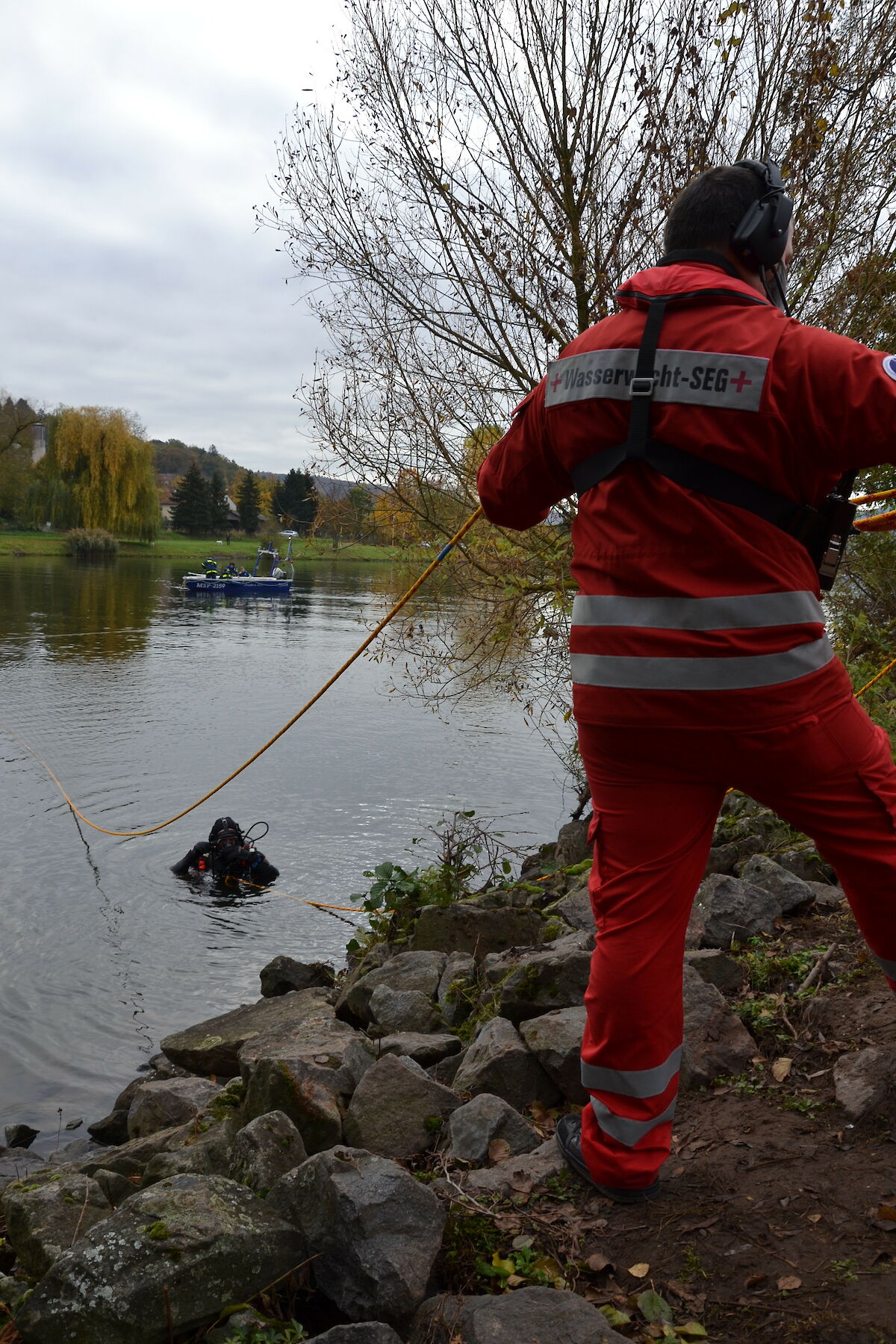 Einsatz in Lohr a. Main – PKW am Haken