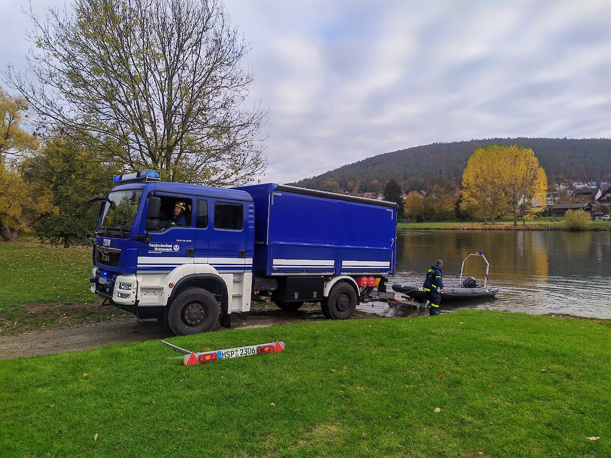 Einsatz in Lohr a. Main – PKW am Haken