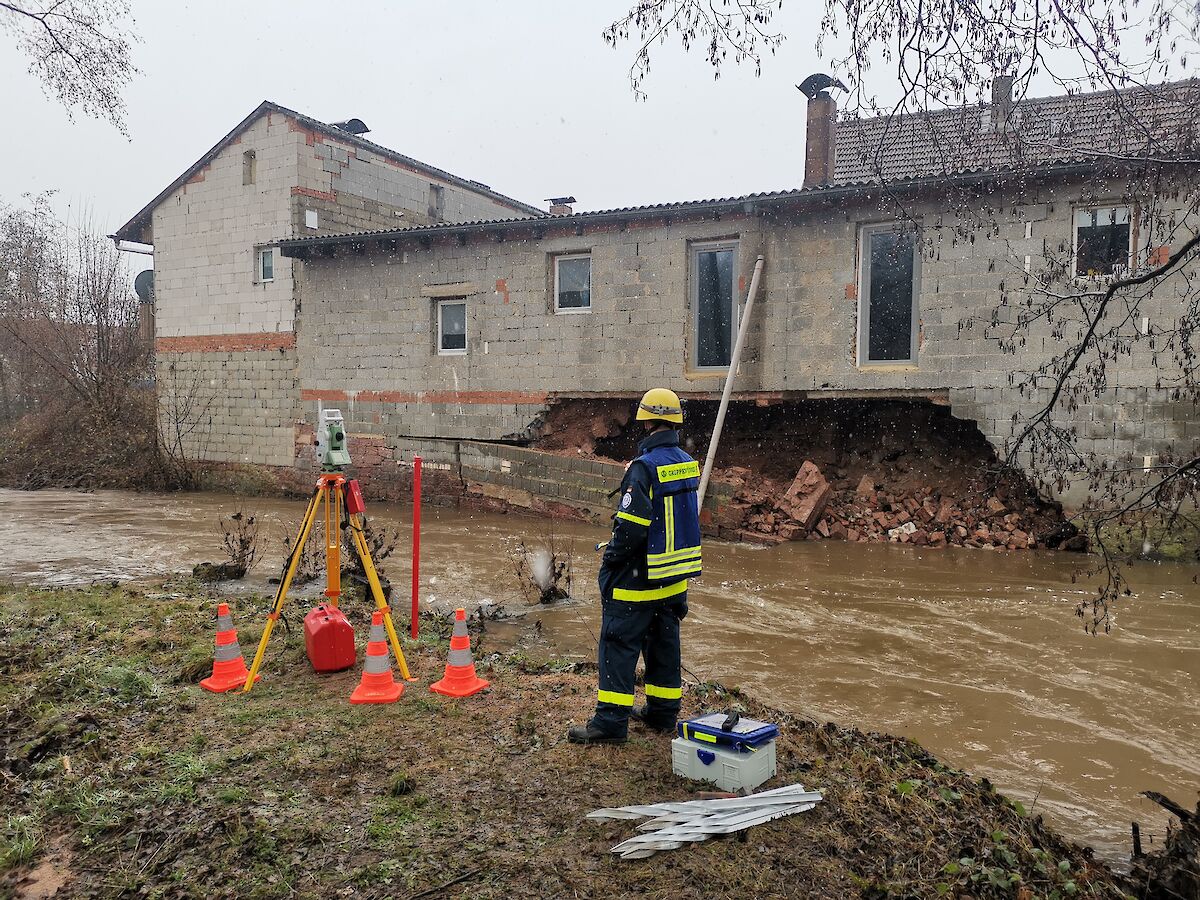 Fachberater Einsatz  Haus unterspült in Mittelsinn