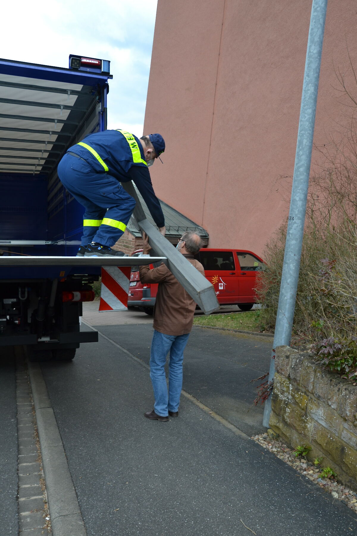 Transport der Figuren der Lohrer Karfreitagsprozession 2021