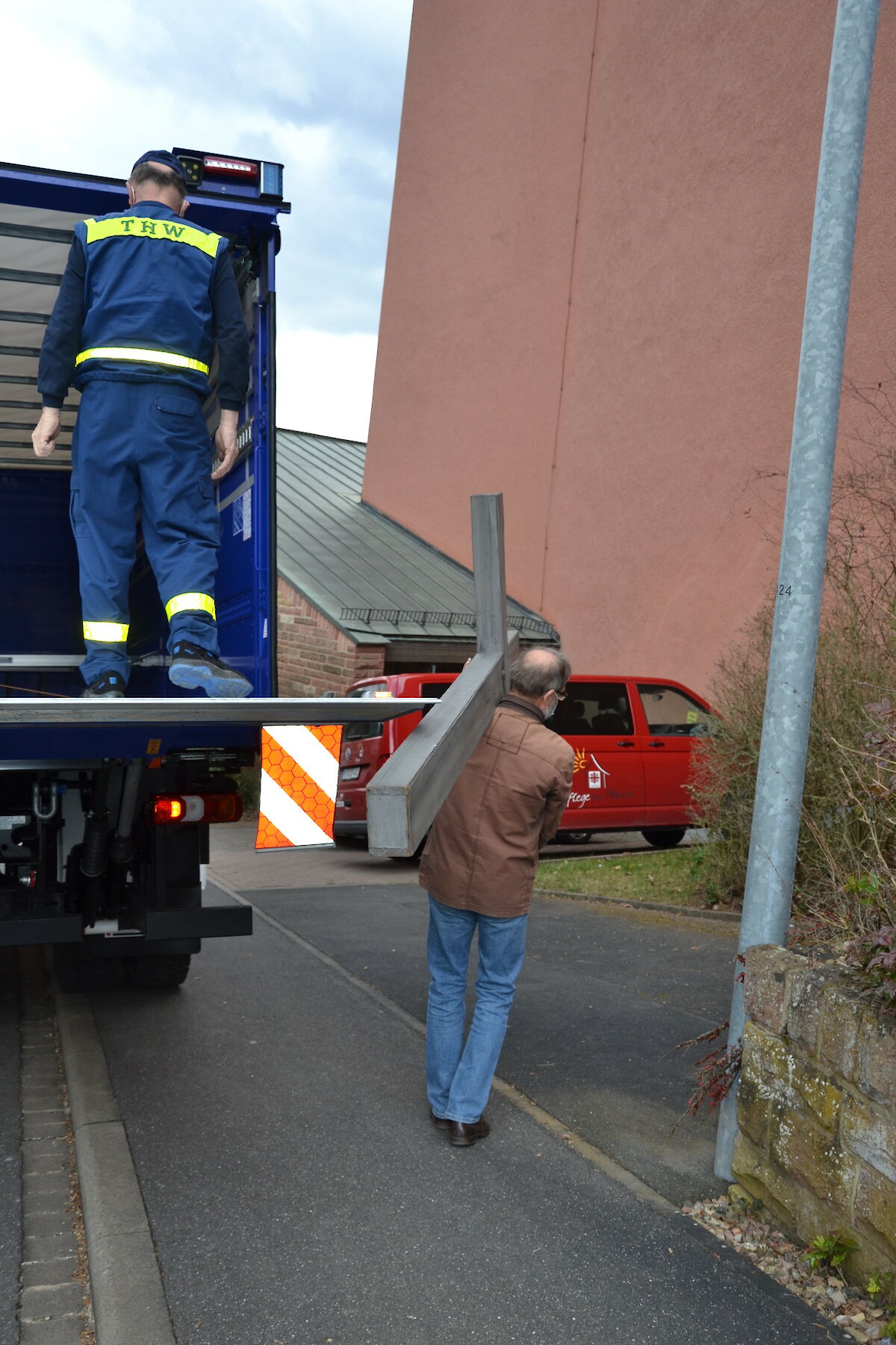 Transport der Figuren der Lohrer Karfreitagsprozession 2021