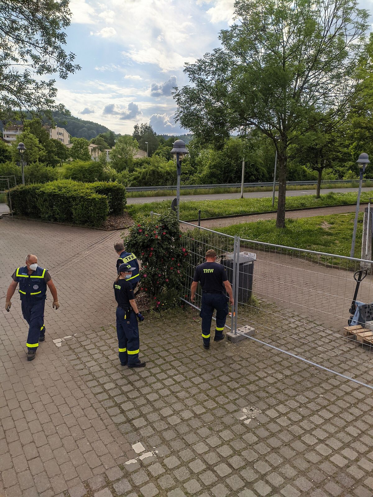 800 zusätzliche Impfdosen für den Landkreis Main-Spessart - THW Lohr unterstützt Impfzentrum