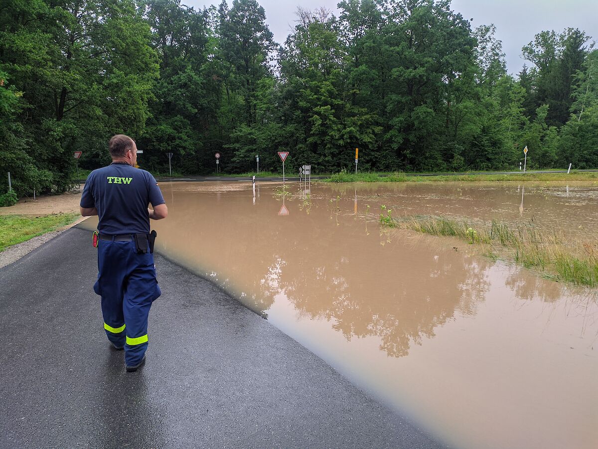 Lieber ein Ass mehr im Ärmel, THW Lohr mit Fachgruppe Wasserschaden/Pumpen in Bereitschaft