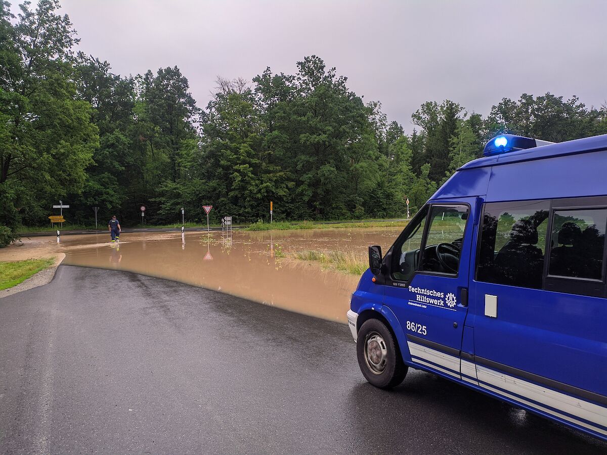 Lieber ein Ass mehr im Ärmel, THW Lohr mit Fachgruppe Wasserschaden/Pumpen in Bereitschaft