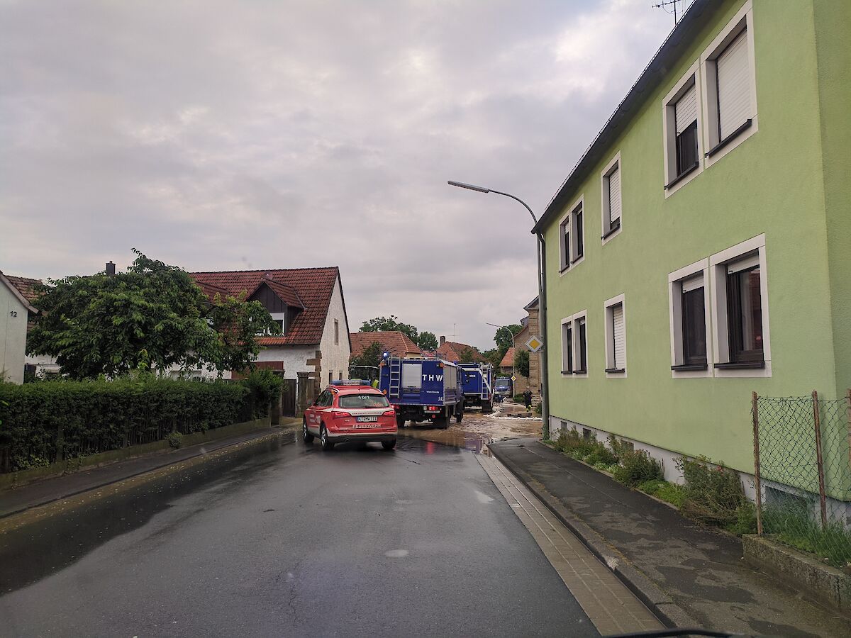 Lieber ein Ass mehr im Ärmel, THW Lohr mit Fachgruppe Wasserschaden/Pumpen in Bereitschaft