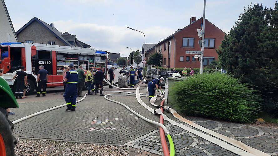 THW Lohr mit Großpumpen im Hochwassereinsatz in NRW