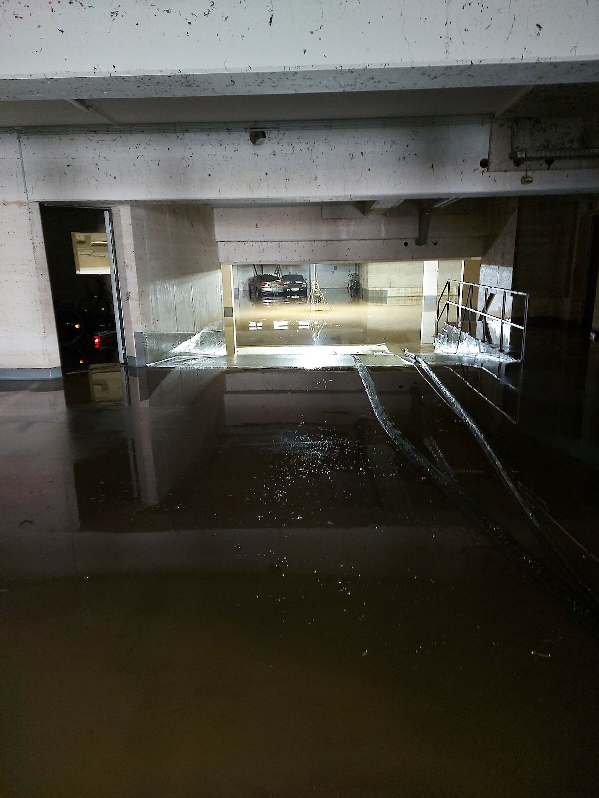 THW Lohr mit Großpumpen im Hochwassereinsatz in NRW