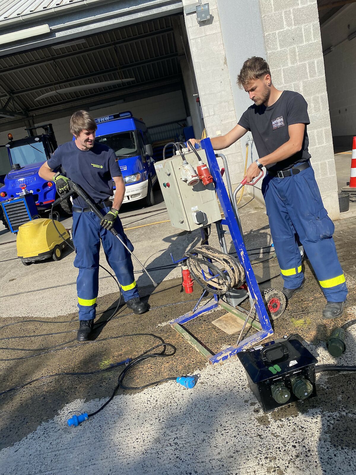 THW Lohr mit Großpumpen im Hochwassereinsatz in NRW