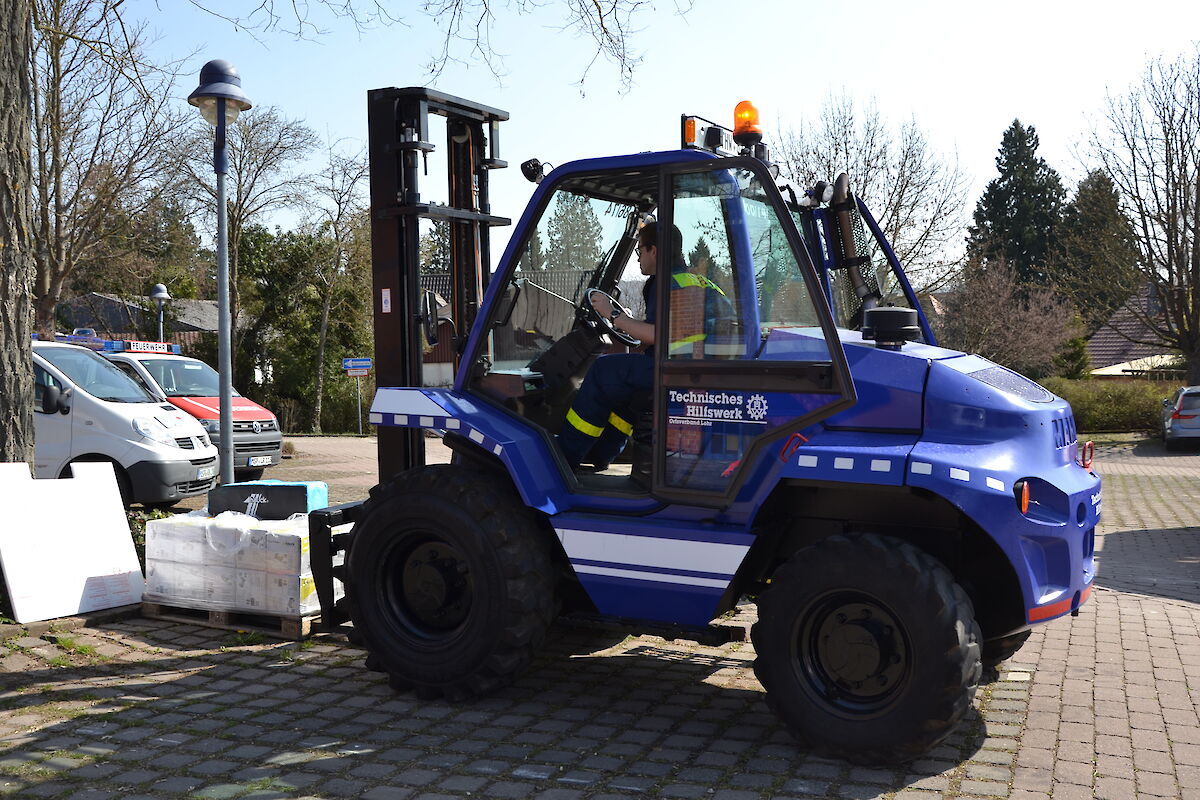 Alle Zahnräder griffen ineinander beim Aufbau der Notunterkunft in der Spessarttorhalle.