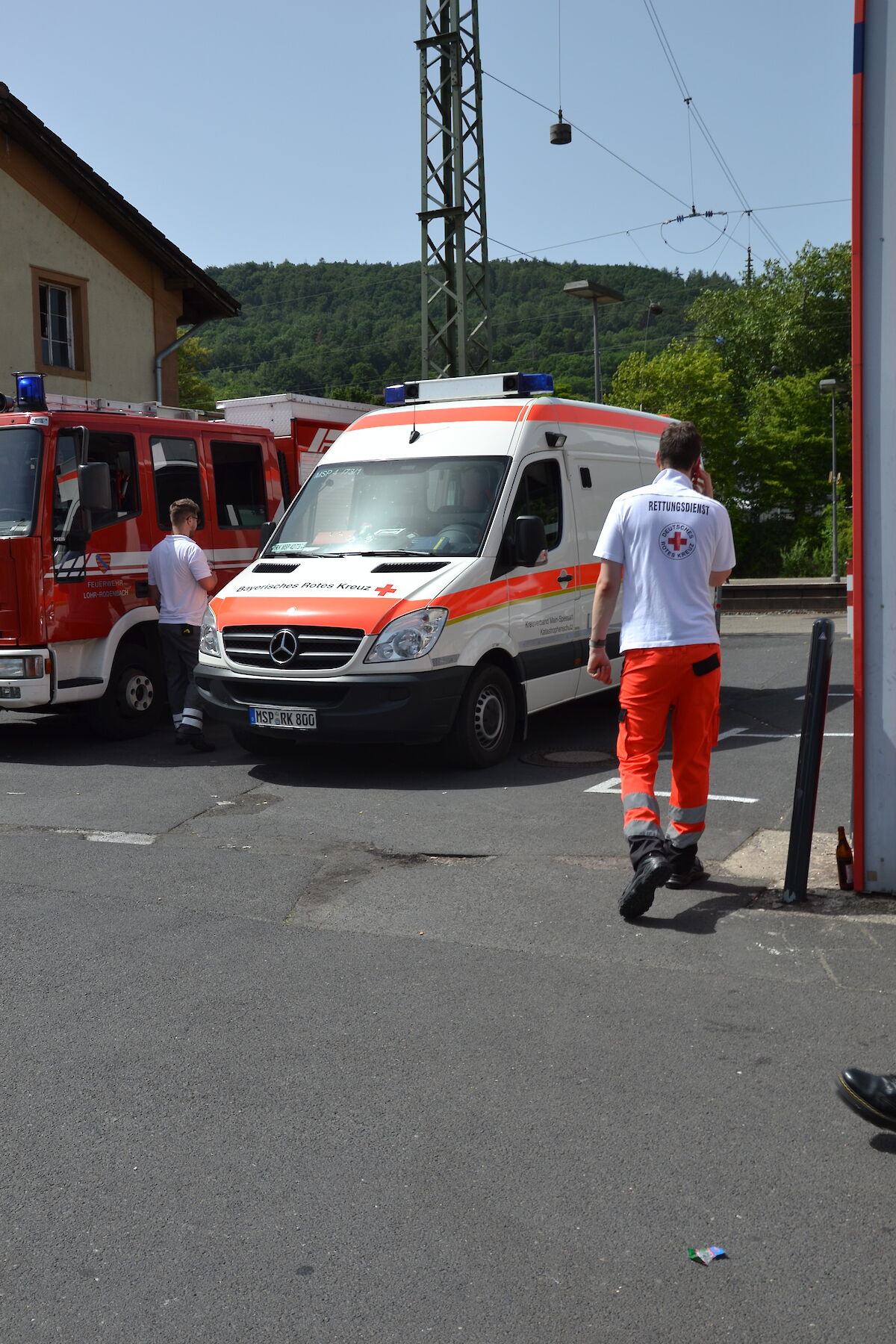 Großeinsatz der Blaulichtorganisationen zur Betreuung gestrandeter Reisender