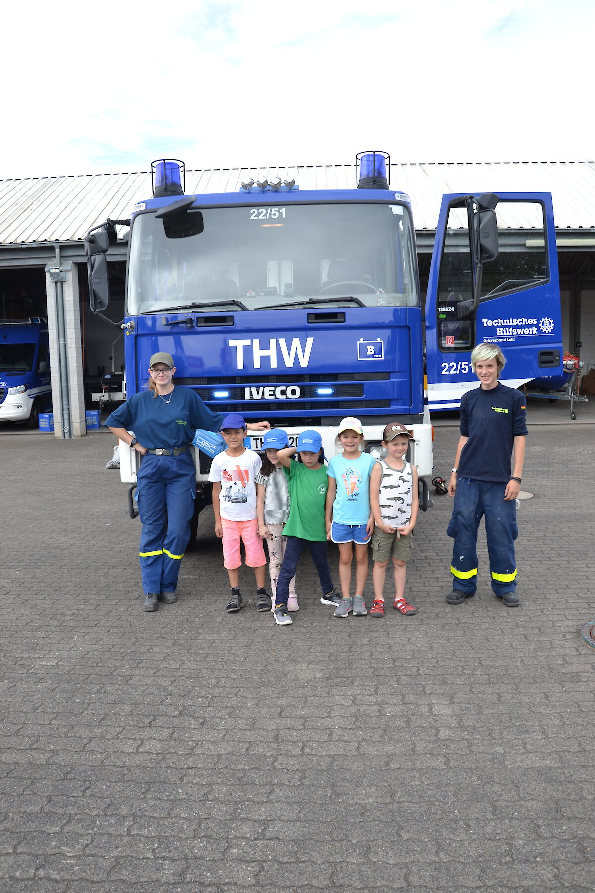 Kindergarten Kinder entdecken das THW