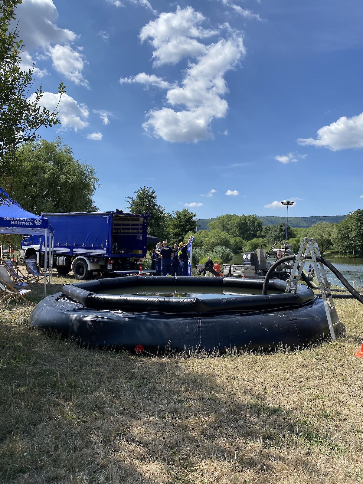 Zu Wasser, zu Lande und in der Luft beim Jubiläumsfest 140 Jahre Feuerwehrverein Sendelbach.