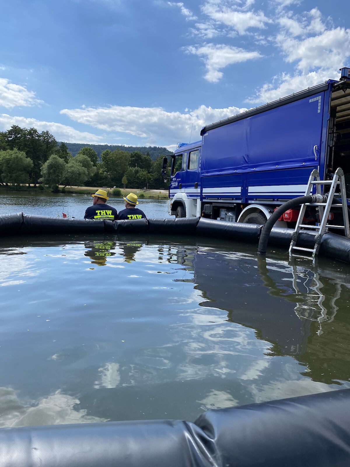 Zu Wasser, zu Lande und in der Luft beim Jubiläumsfest 140 Jahre Feuerwehrverein Sendelbach.