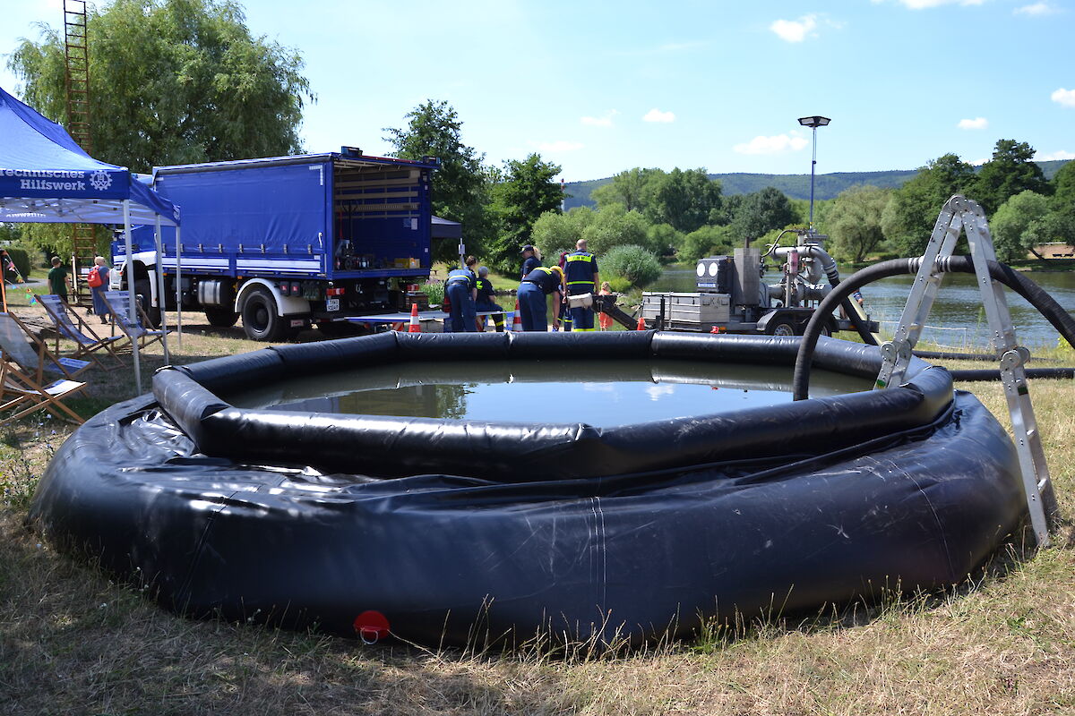 Zu Wasser, zu Lande und in der Luft beim Jubiläumsfest 140 Jahre Feuerwehrverein Sendelbach.