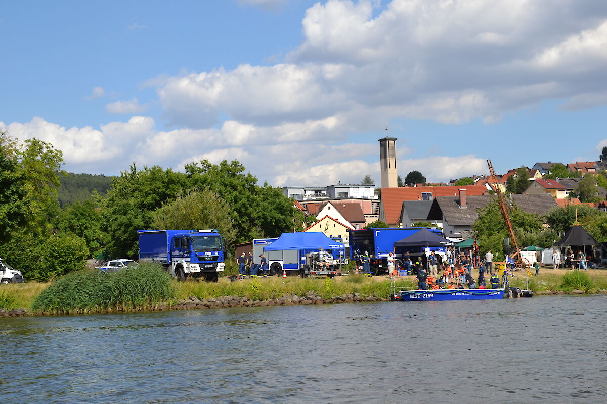 Zu Wasser, zu Lande und in der Luft beim Jubiläumsfest 140 Jahre Feuerwehrverein Sendelbach.