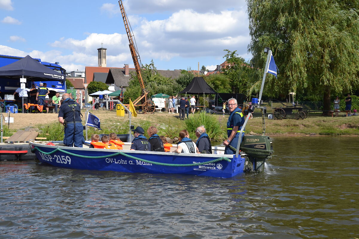 Zu Wasser, zu Lande und in der Luft beim Jubiläumsfest 140 Jahre Feuerwehrverein Sendelbach.