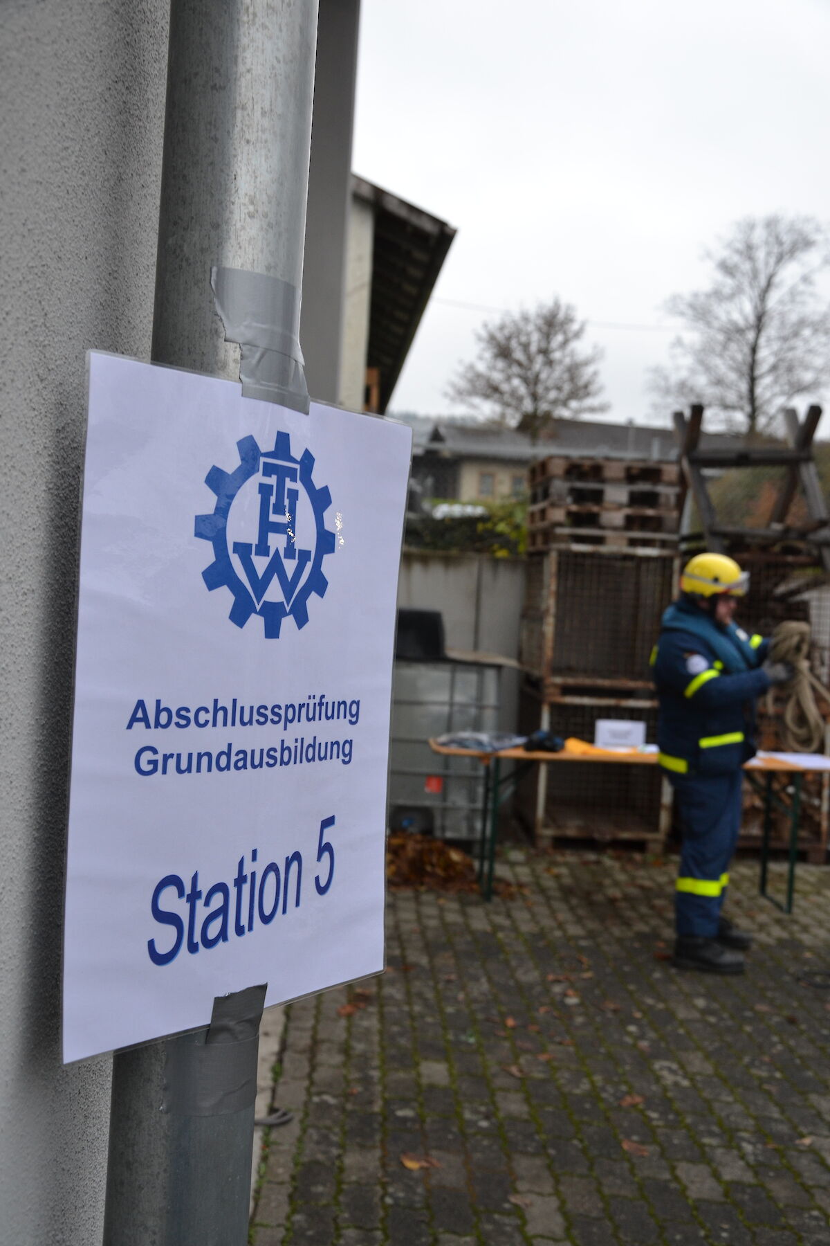 Erfolgreiche Grundausbildungsprüfung im THW OV Lohr