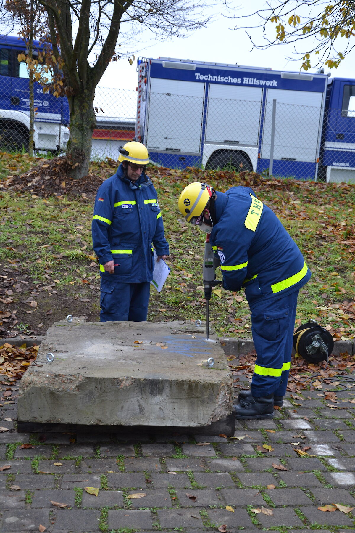 Erfolgreiche Grundausbildungsprüfung im THW OV Lohr