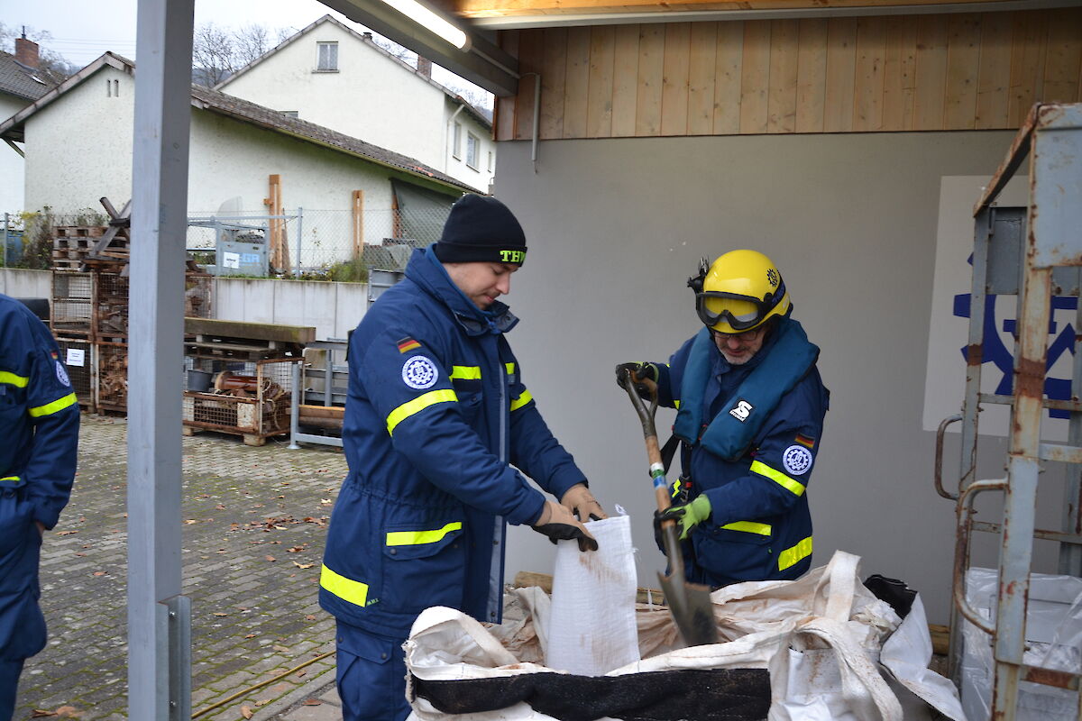 Erfolgreiche Grundausbildungsprüfung im THW OV Lohr