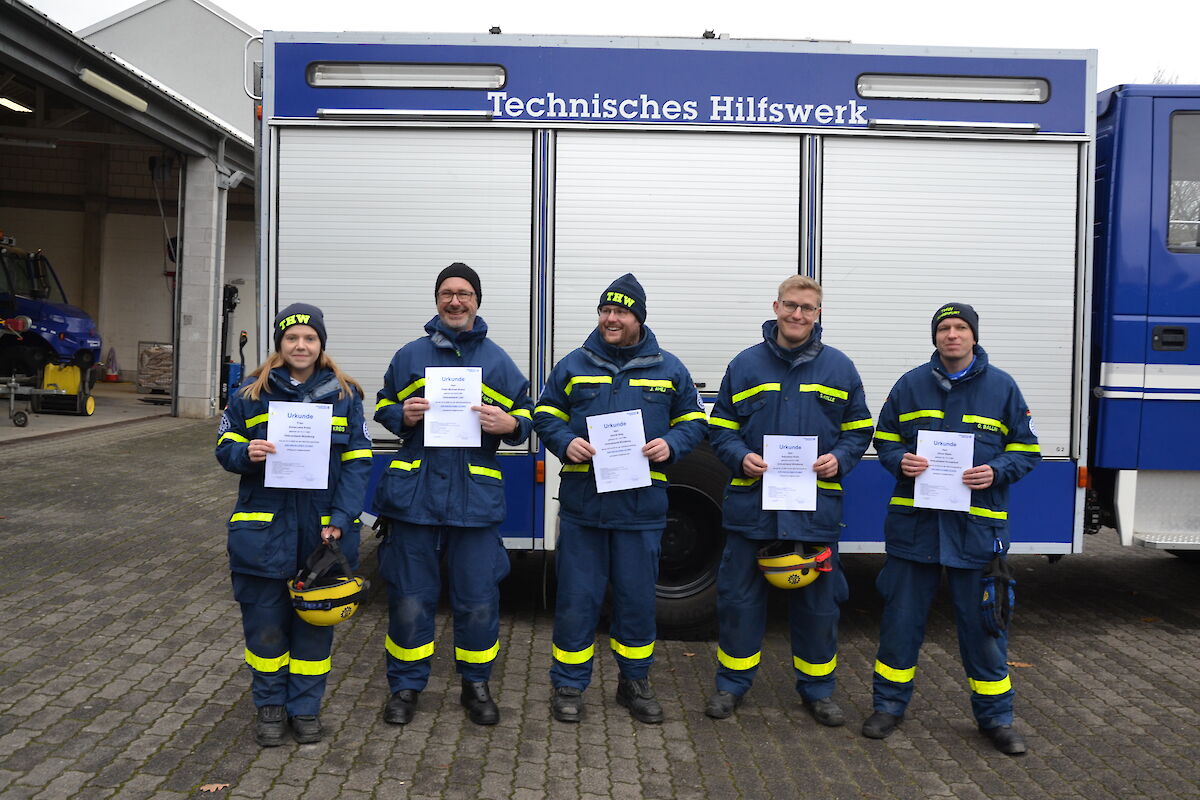 Erfolgreiche Grundausbildungsprüfung im THW OV Lohr
