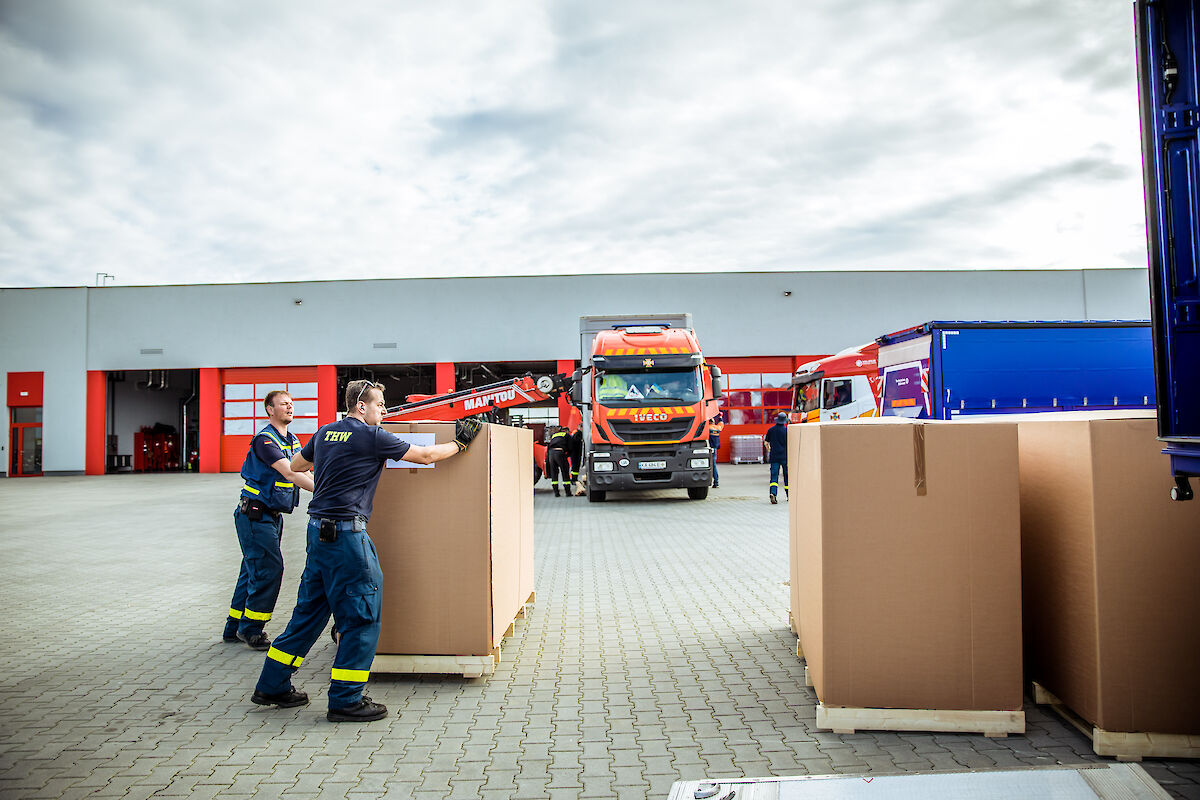 Hilfsgütertransport für die Ukraine - THW Bayern transportiert mit Unterstützung aus Marktheidenfeld und Lohr lebenswichtige Materialien für Menschen in der Ukraine