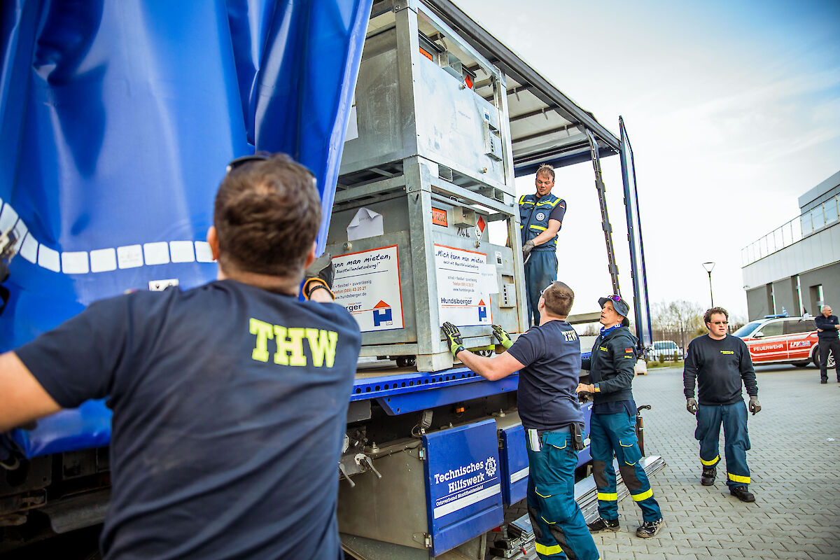 Hilfsgütertransport für die Ukraine - THW Bayern transportiert mit Unterstützung aus Marktheidenfeld und Lohr lebenswichtige Materialien für Menschen in der Ukraine