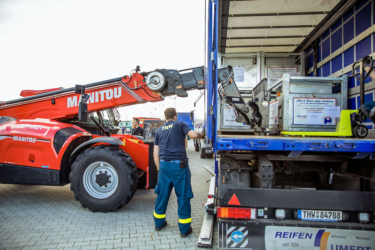 Hilfsgütertransport für die Ukraine - THW Bayern transportiert mit Unterstützung aus Marktheidenfeld und Lohr lebenswichtige Materialien für Menschen in der Ukraine