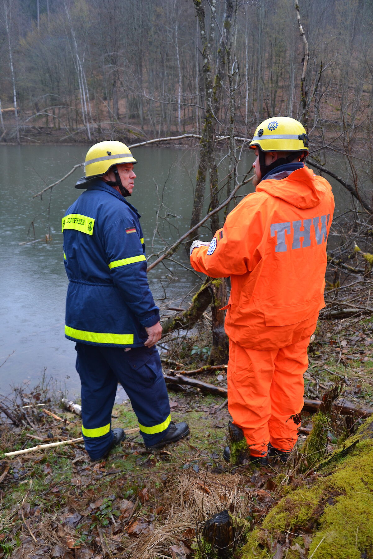 Technische Hilfeleistung im Spessart - Wasserstand eines Weihers senken