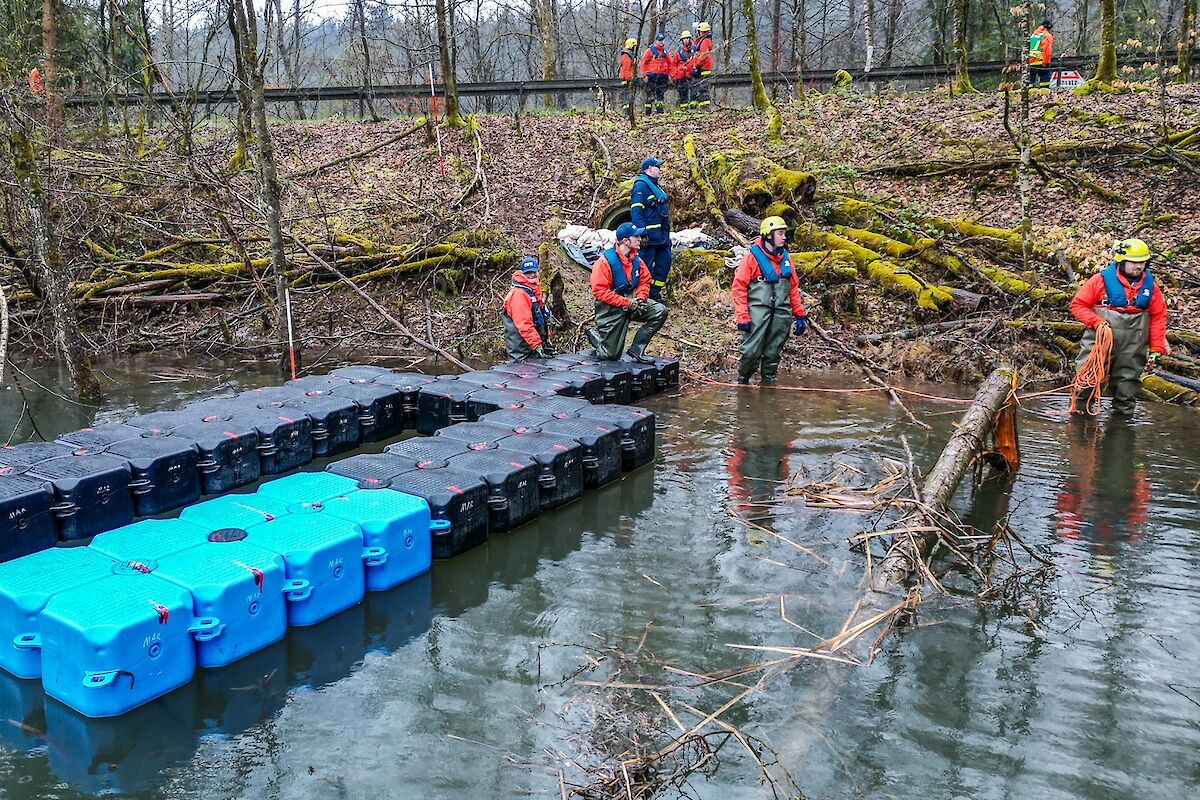 Technische Hilfeleistung im Spessart - Wasserstand eines Weihers senken