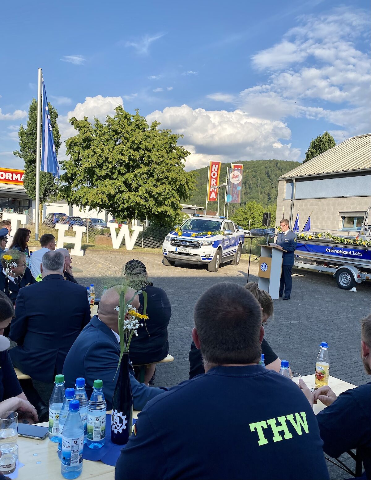 Feierliche Fahrzeugsegnung unseres neuen Einsatzbootes und des PKW OV Ford Ranger