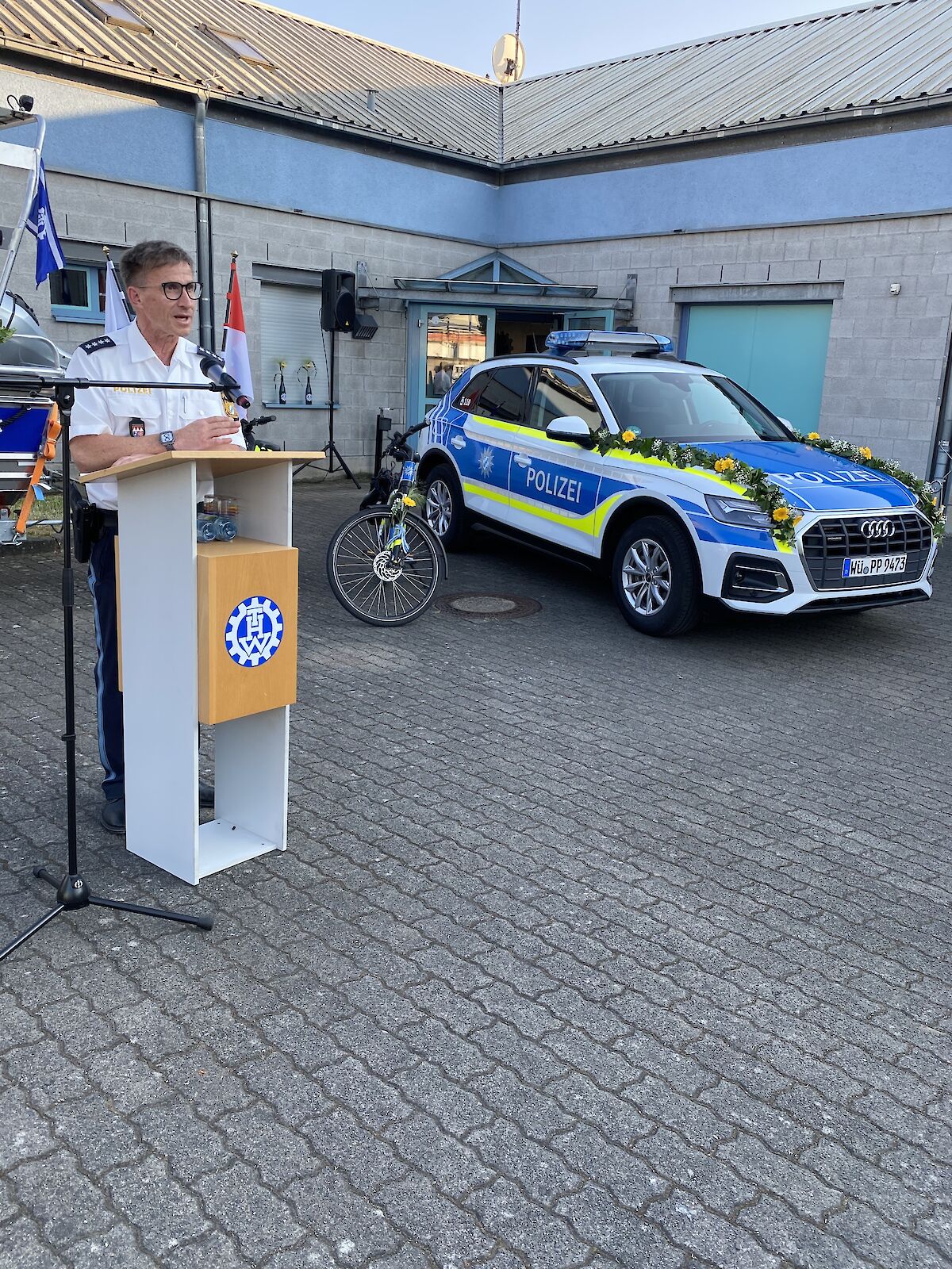 Feierliche Fahrzeugsegnung unseres neuen Einsatzbootes und des PKW OV Ford Ranger