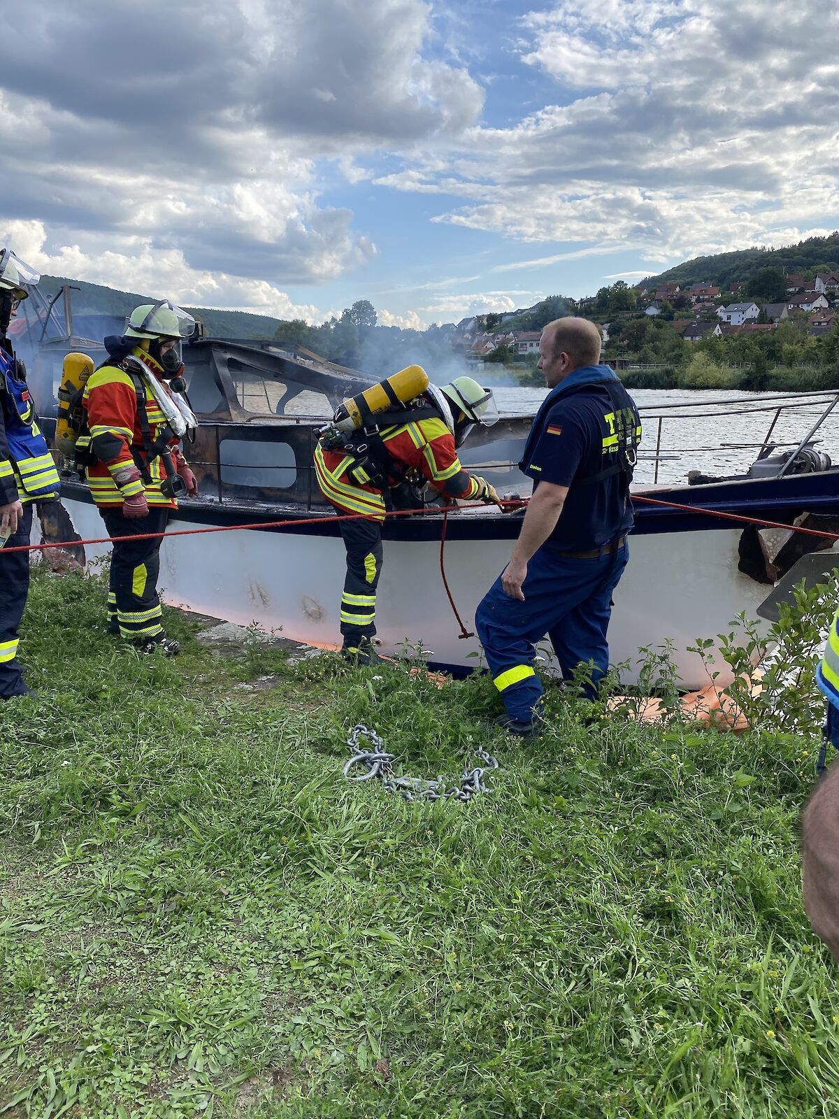 Einsatz "Brand Schiff auf dem Main"