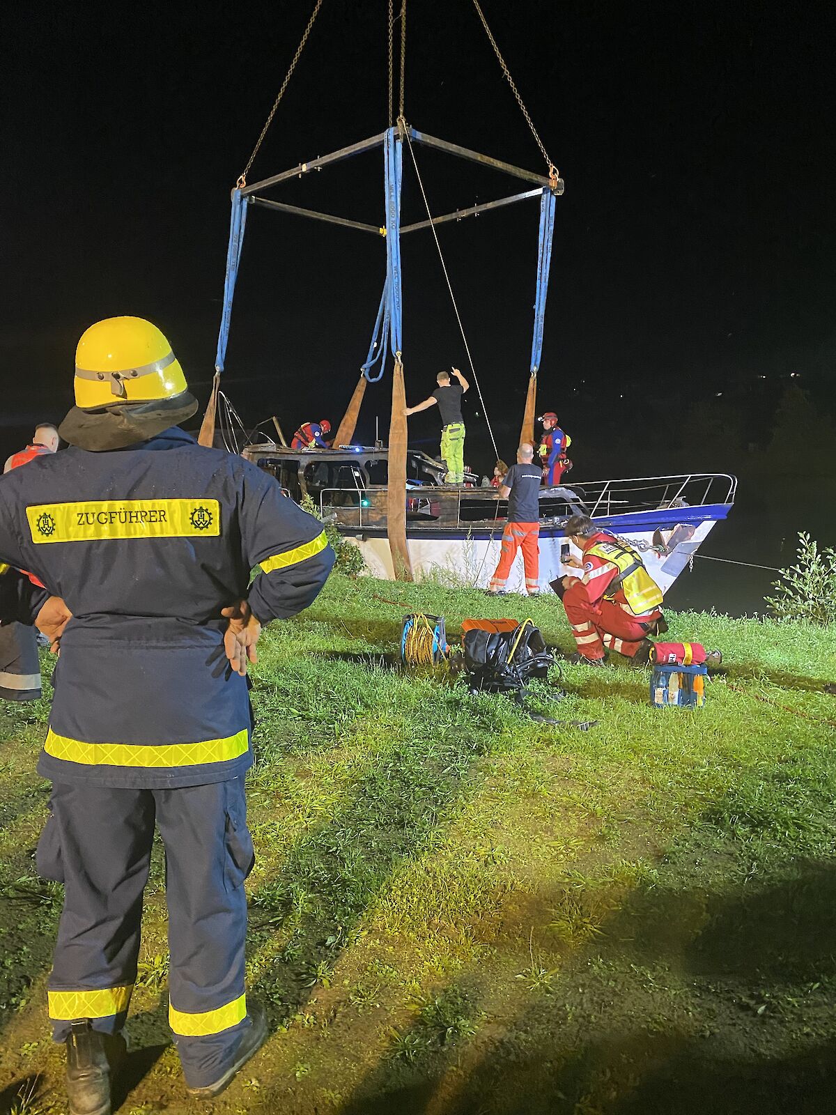 Einsatz "Brand Schiff auf dem Main"