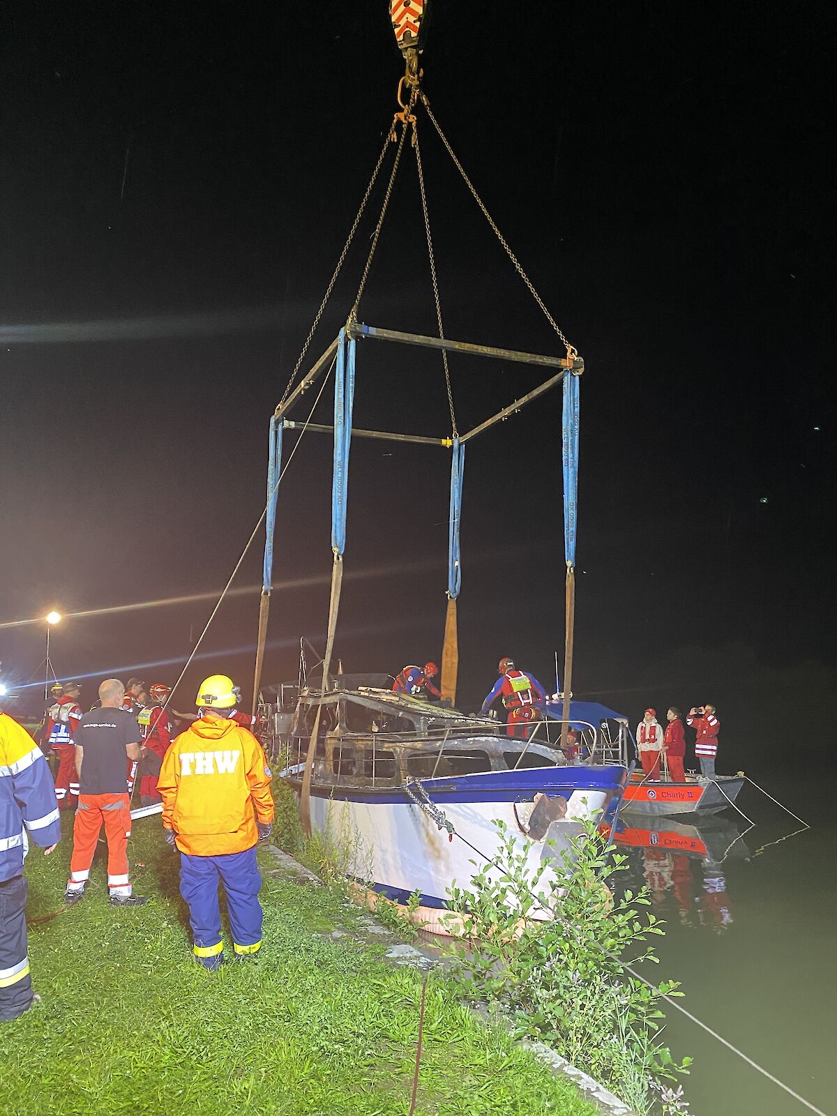 Einsatz "Brand Schiff auf dem Main"