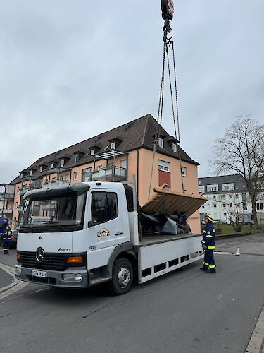 Einsatz auf dem Dach des Caritas Seniorenheimes nach Sturm Zoltan