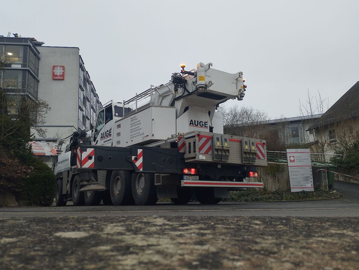 Einsatz auf dem Dach des Caritas Seniorenheimes nach Sturm Zoltan