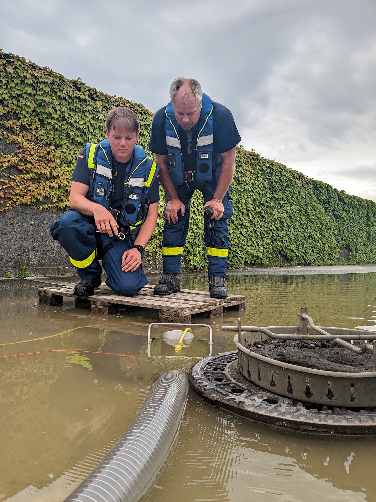 Sturmtief Orinoco fordert die Fachgruppe Wasserschaden/Pumpen in Deggendorf