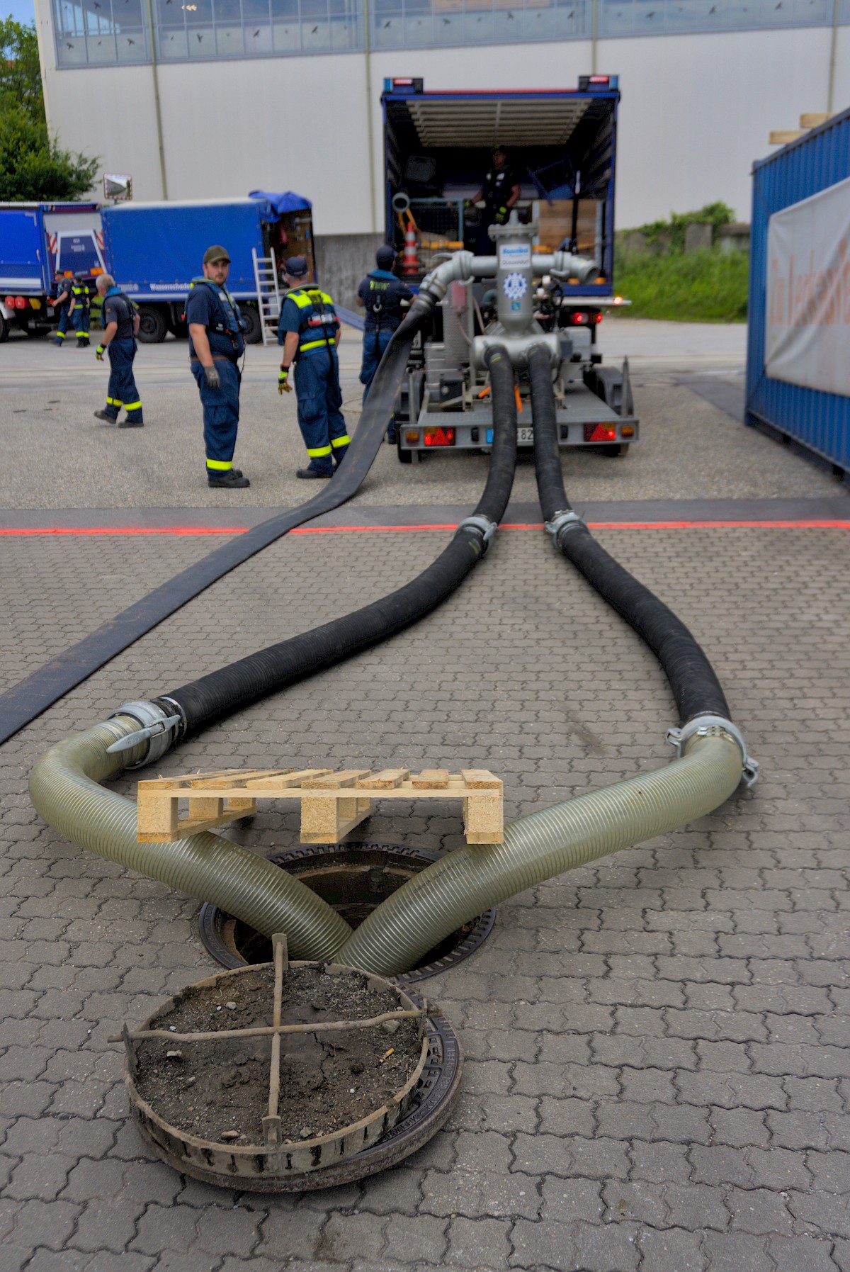 Sturmtief Orinoco fordert die Fachgruppe Wasserschaden/Pumpen in Deggendorf