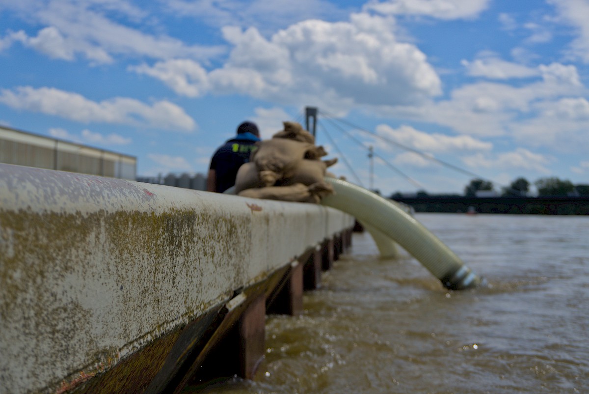 Sturmtief Orinoco fordert die Fachgruppe Wasserschaden/Pumpen in Deggendorf