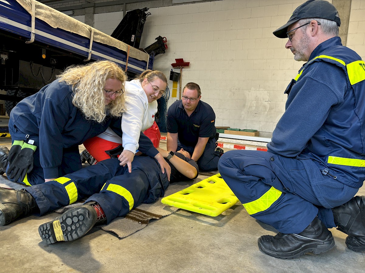 Gemeinsame Ausbildung mit dem Bayrischen Roten Kreuz