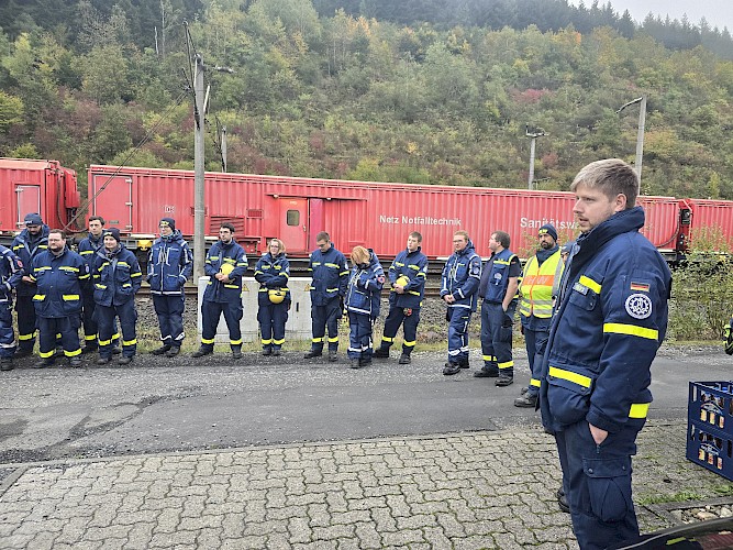 Gemeinsame Ausbildung am Rettungszug der Deutschen Bahn
