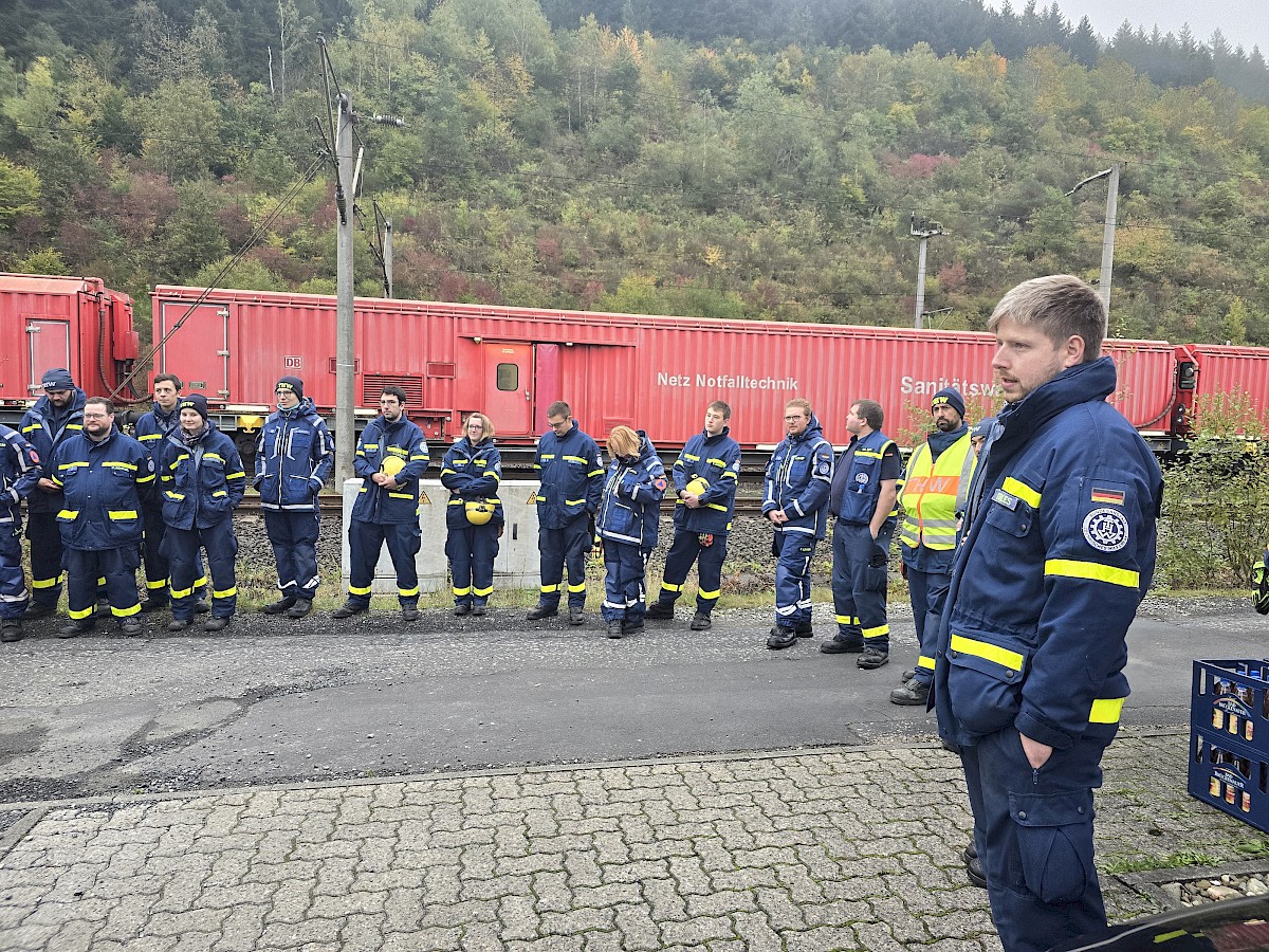Gemeinsame Ausbildung am Rettungszug der Deutschen Bahn